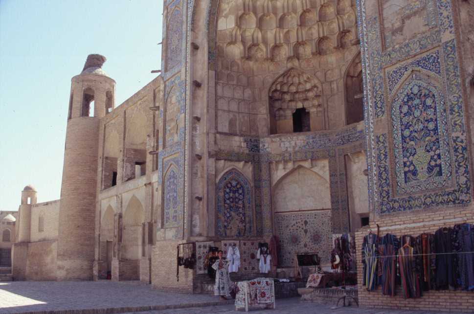 La médersa d’Aboulaziz Khan à Boukhara, le 24 août 2004