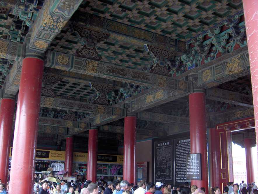 L’intérieur de la porte de l’Harmonie Suprême, le 4 août 2005