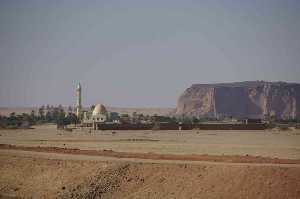 Le djébel Barkal vu des environs du site de Nuri, le 2 janvier 2009