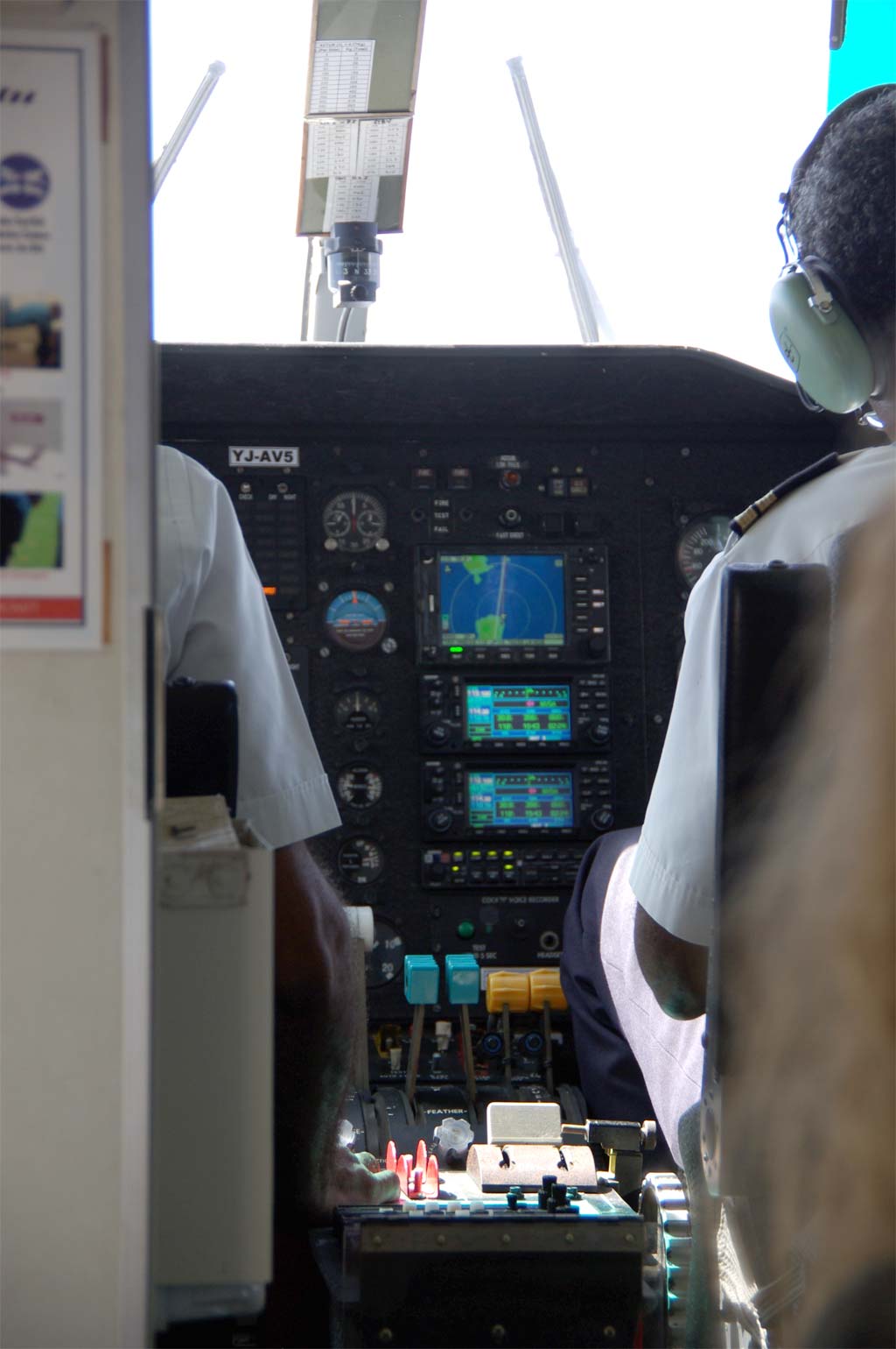 Cockpit d’un appareil Harbin Y-12 d’Air Vanuatu (photo prise le 24 août 2011)