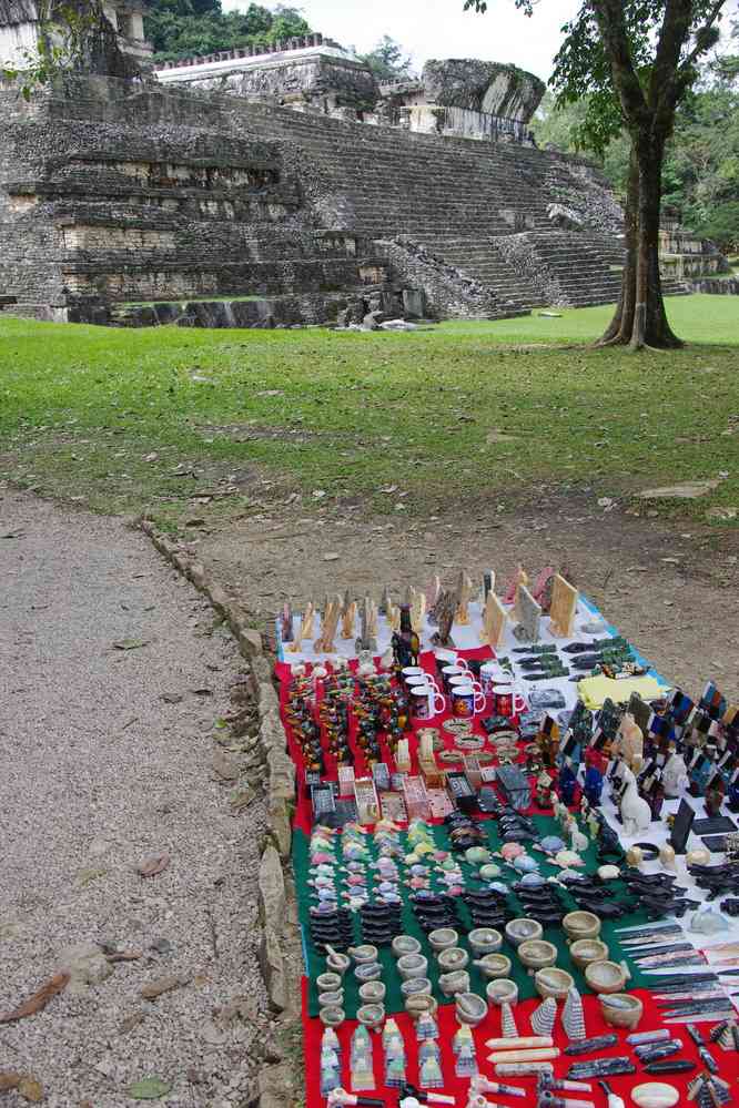 Palenque (marchands de souvenirs sur le site), le 23 janvier 2016