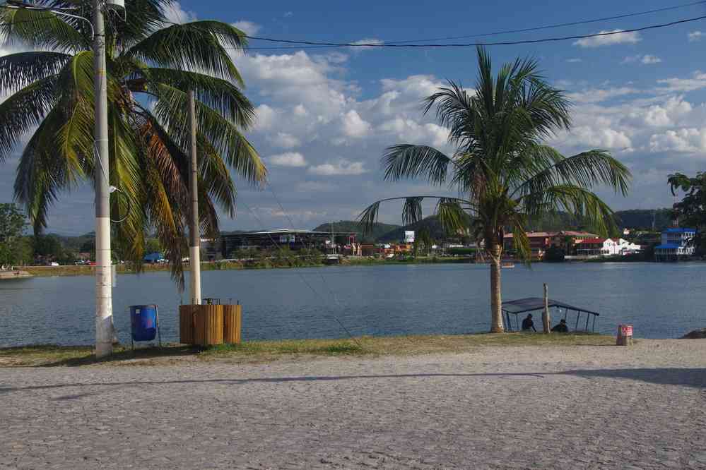 Florès et le lac Petén Itzá, le 21 février 2020