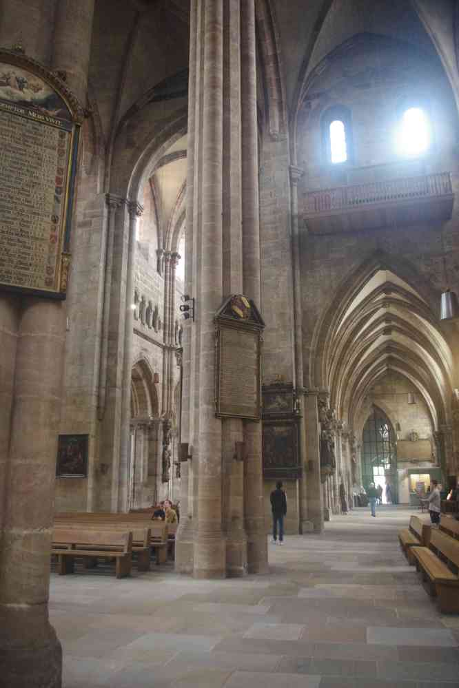 Nuremberg, intérieur de l’église Sᵗ Sébald (St.Sebaldus Kirche), le 4 août 2023