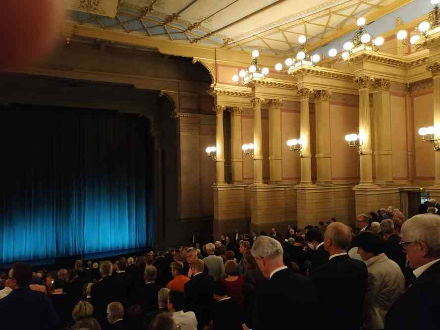 Bayreuth, intérieur du Palais des festivals (Festspielhaus). Avant la représentation de la Walkyrie, le 6 août 2023