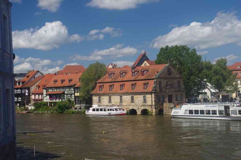 Bamberg, ancien abattoir (Alter Schlachthof) (vu depuis l’untere Brücke), le 9 août 2023