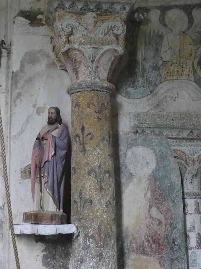 Intérieur de la chapelle de Peyrusse. Le vendredi 8 mai 2009
