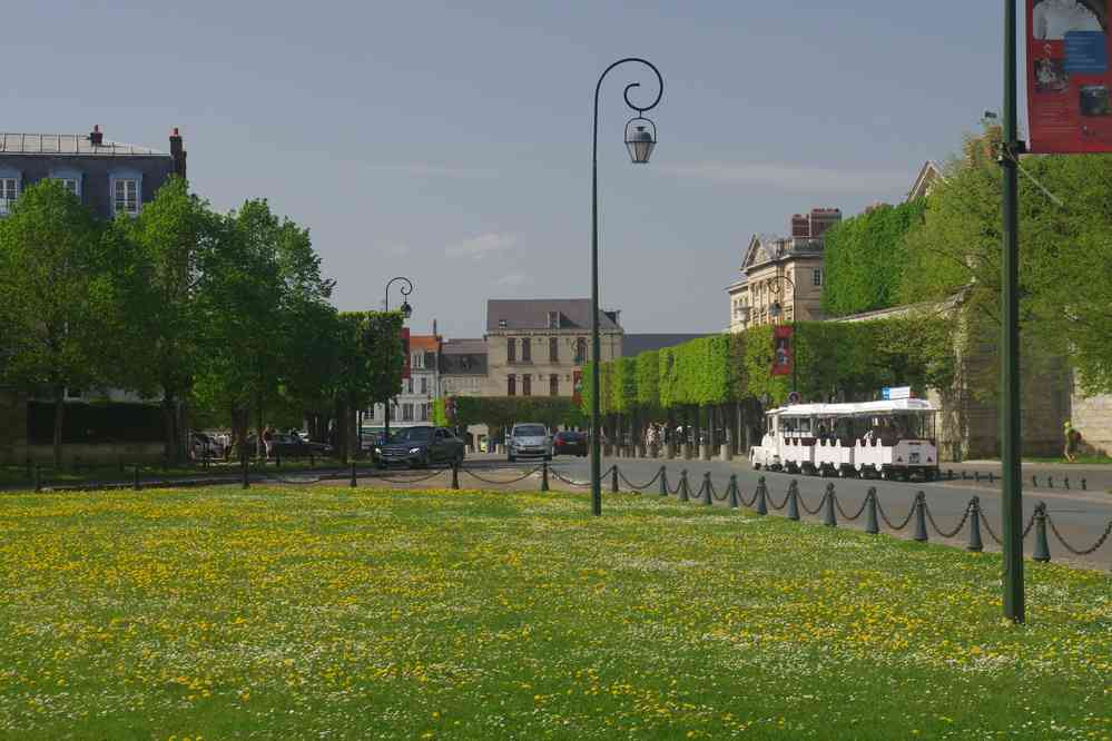 Compiègne (place du Général de Gaulle). Le dimanche 22 avril 2018