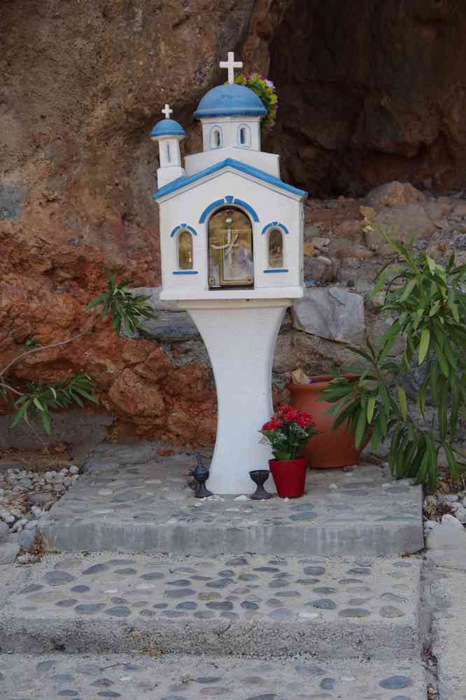 Mémorial près du port de Sougia (Σούγια). Le mercredi 13 août 2014