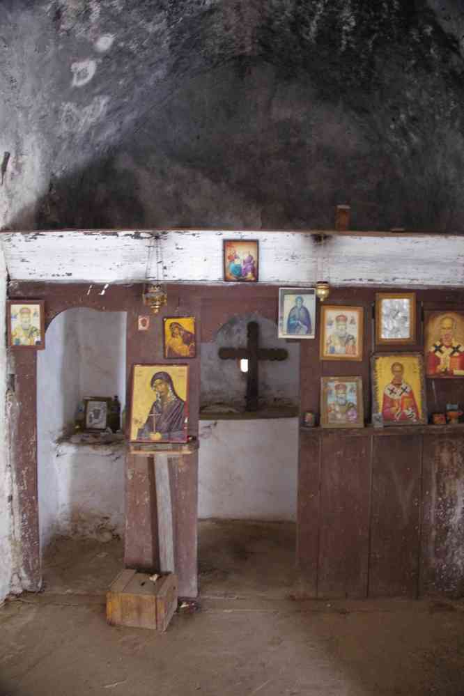 Petite chapelle (St Nicolas) en haut des gorges de Samaria (Φαράγγι Σαμαριάς). Le vendredi 15 août 2014
