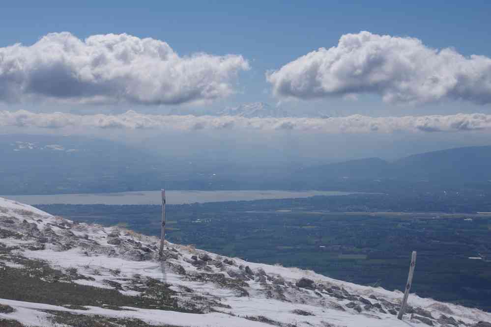 Genève (et le mont Blanc) depuis le Colomby de Gex (1688 m). Le lundi 6 mai 2019