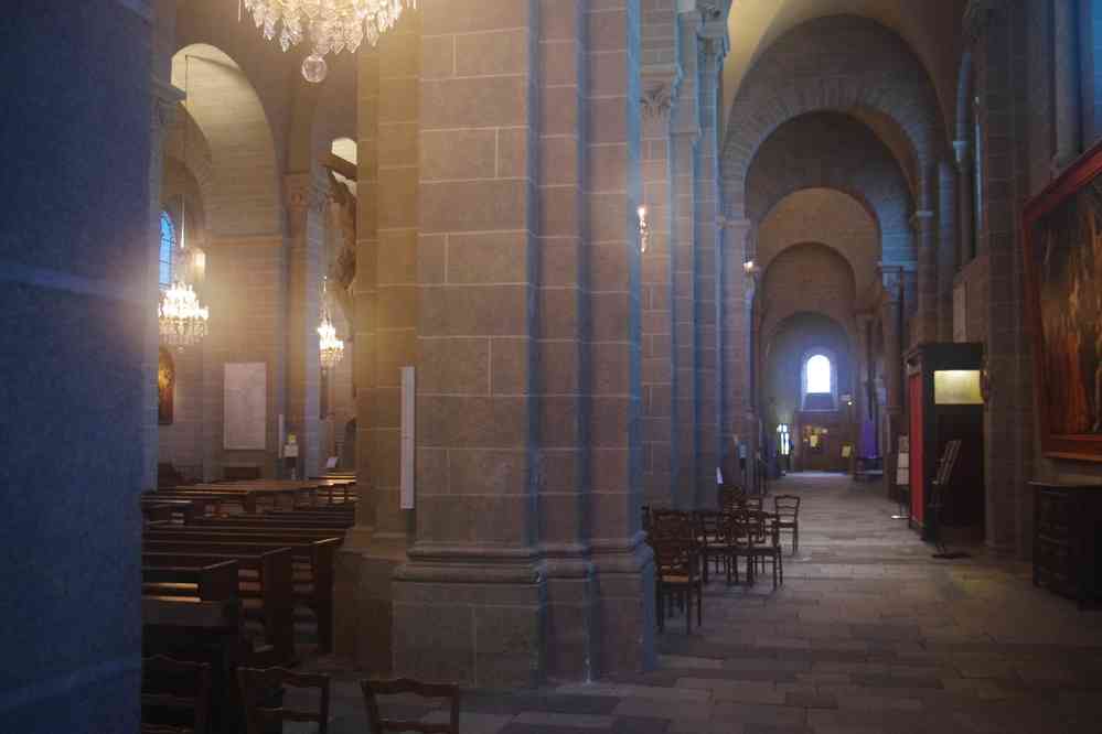 Intérieur de la cathédrale. Le samedi 26 mars 2016