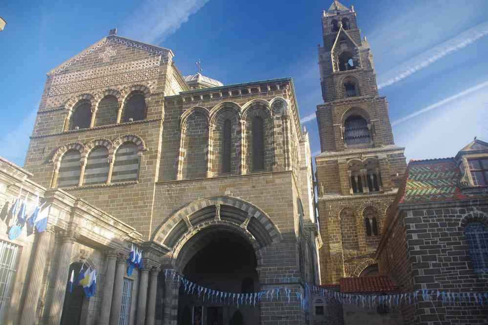 Cathédrale Notre-Dame-de-l’Annonciation du Puy-en-Velay. Le samedi 26 mars 2016