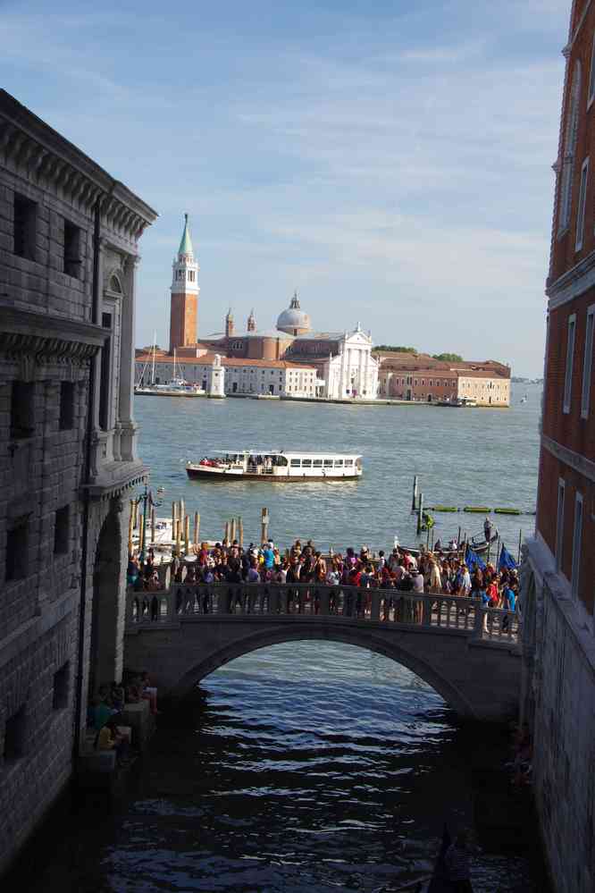 San Giorgio Maggiore vue depuis le pont des Soupirs. Le samedi 29 août 2015