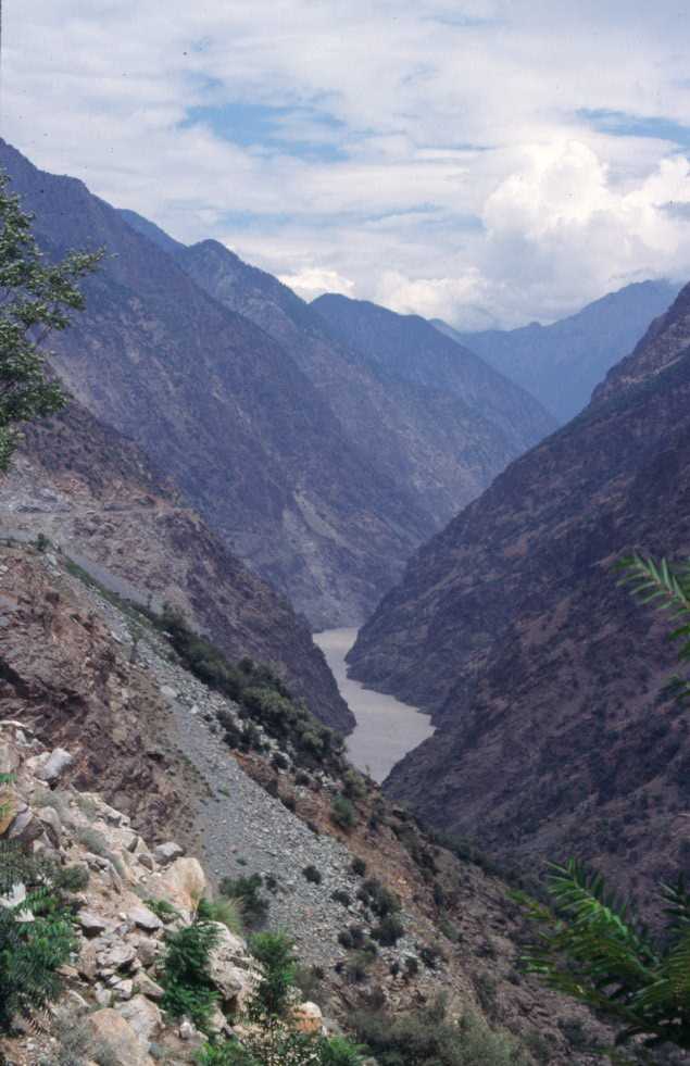 La vallée de l'Indus à la hauteur de Pattan, le 3 août 1999