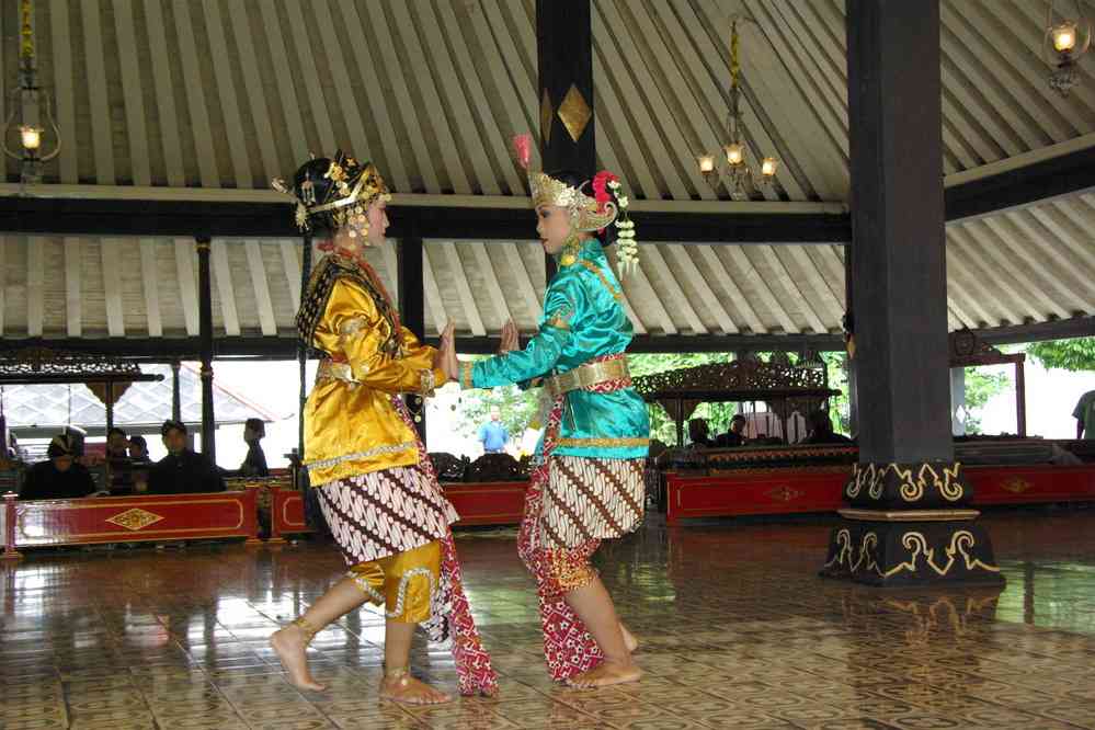 Danse traditionnelle javanaise dans le kraton de Yogyakarta, le 22 juillet 2007