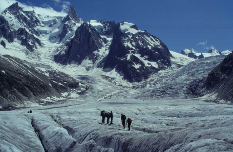 Arrivée au pied de la cascade du glacier du Géant, le 28 juillet 1993