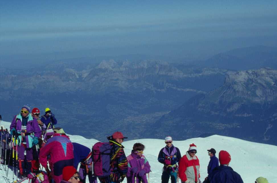 Le massif des Aravis vu du sommet du mont Blanc, le 30 juillet 1993