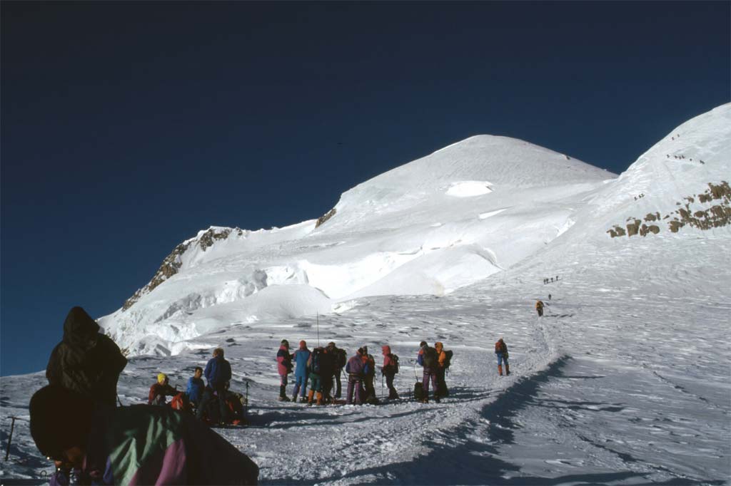 Le mont Blanc vu du col de la Brenva, le 30 juillet 1993