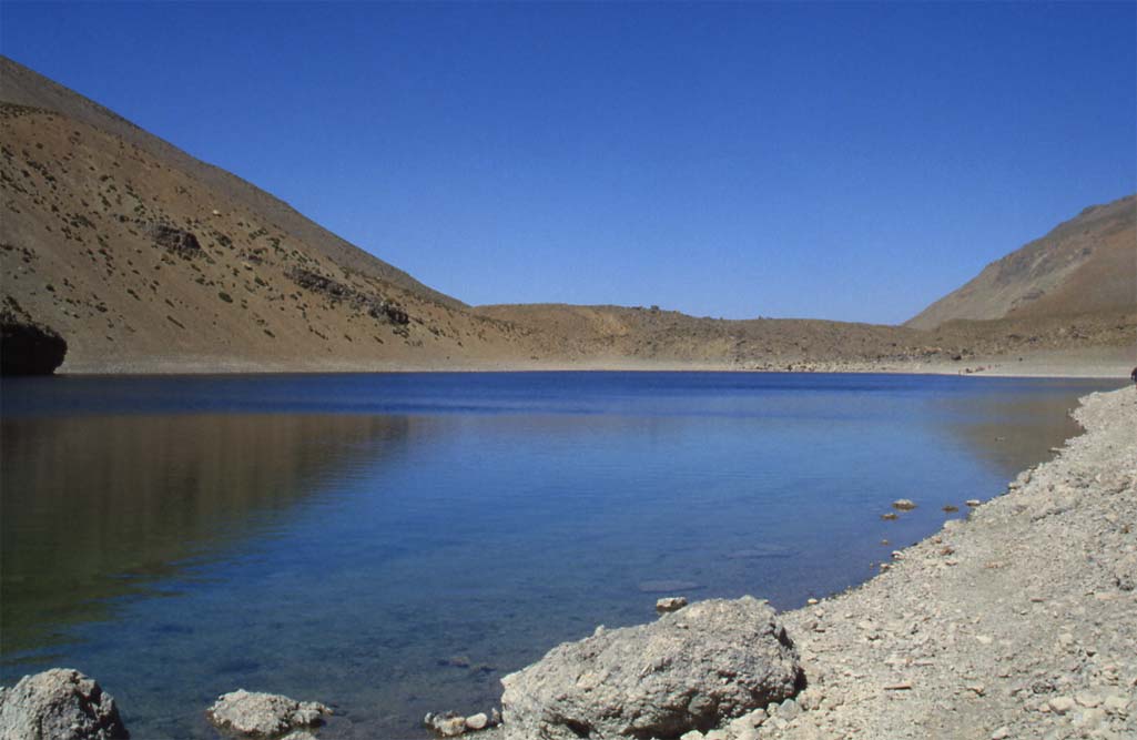 Le lac de Tamda, le 1ᵉʳ août 1994