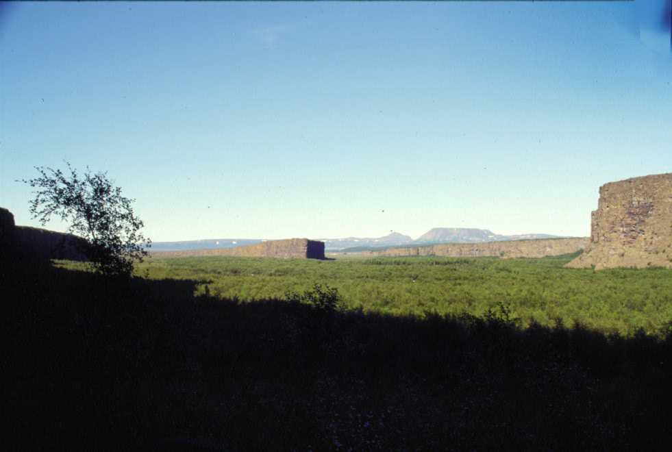 La vallée en forme de fer à cheval d’Asbyrgi, le 6 août 1995