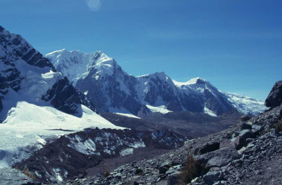 Le Señal Nevado Pico Tres vu depuis le col à 5050 m, le 11 août 1996
