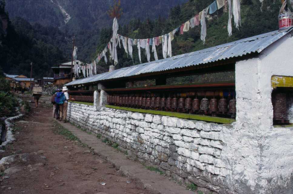 Moulin à prières dans les environs de Latamrang (15 octobre 1998)