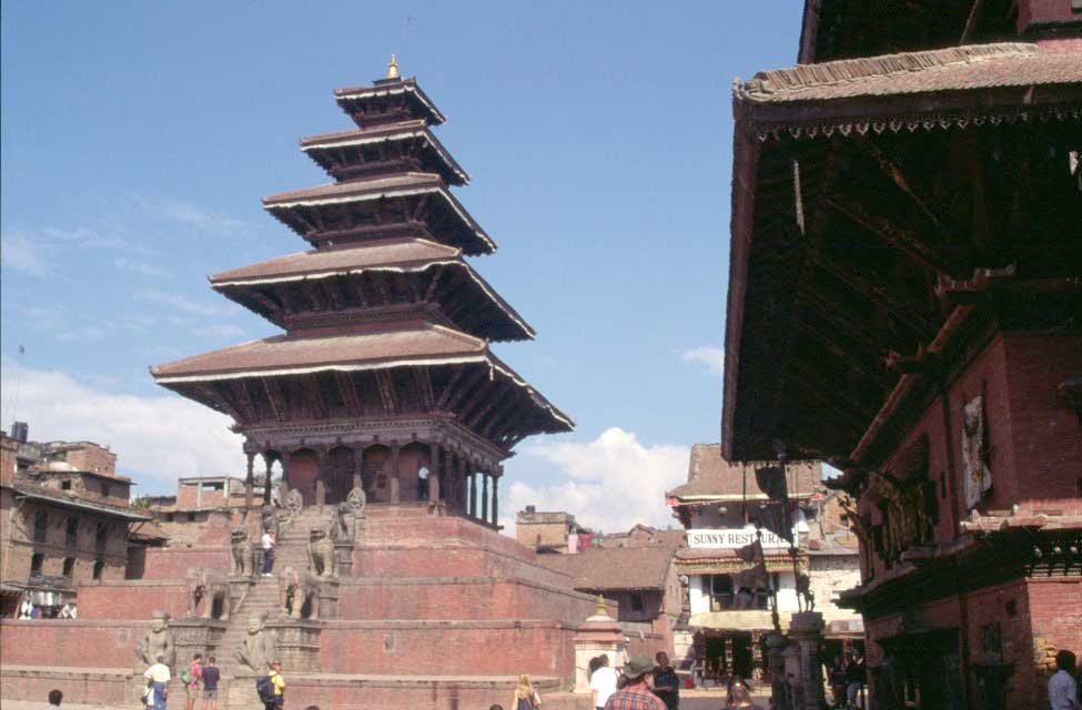 La pagode de Nyatapola à Bakhtapur, le 29 octobre 1998