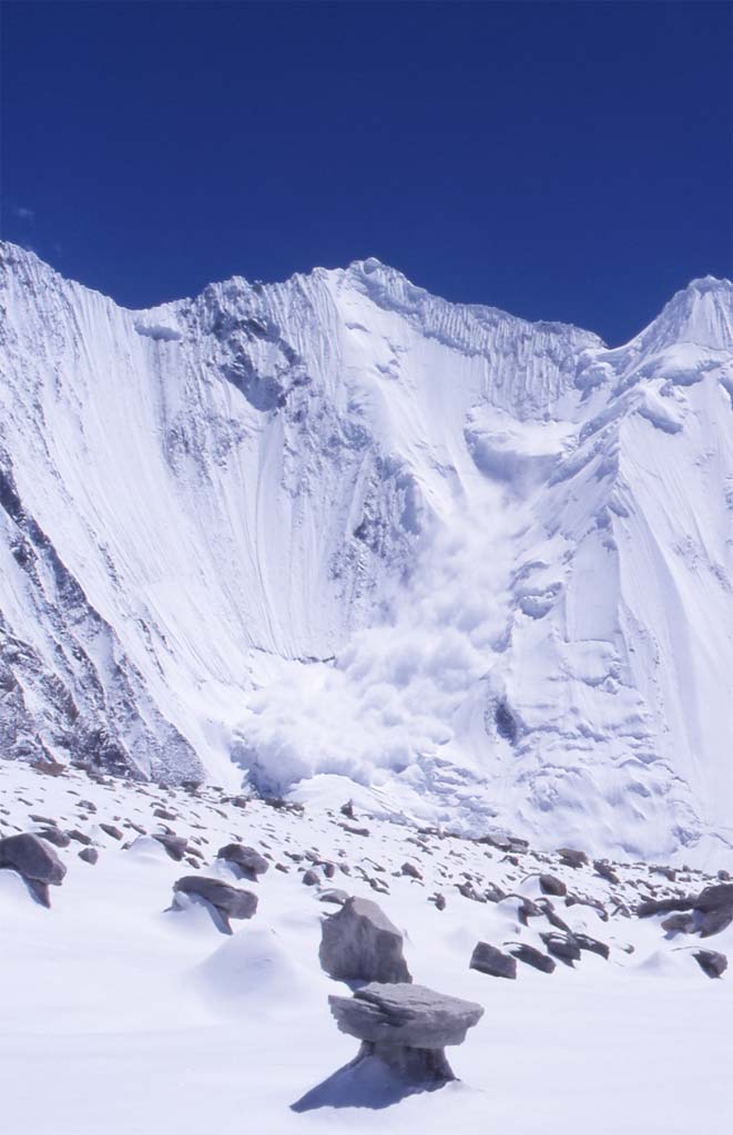 Avalanche sur les pentes du Chogolisa, le 15 août 1999