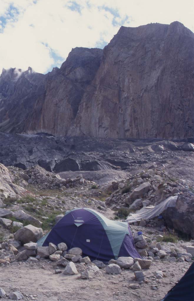 Le camp et le glacier de Liligo, le 10 août 1999