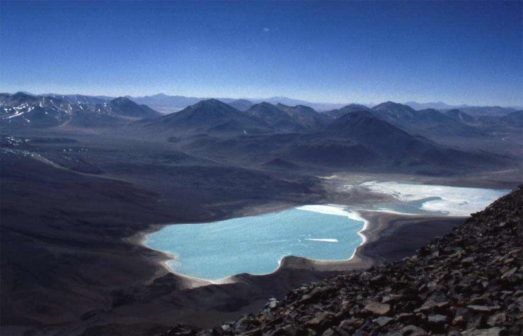 Vue de la laguna Verde depuis le Licancábur, le 22 août 2000