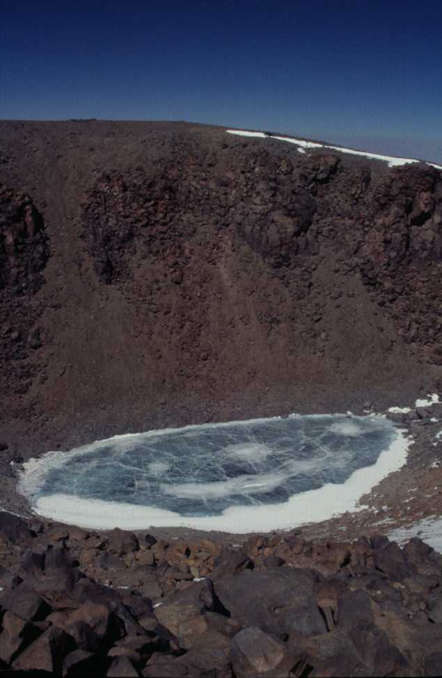 Le lac de cratère du Licancábur, le 22 août 2000