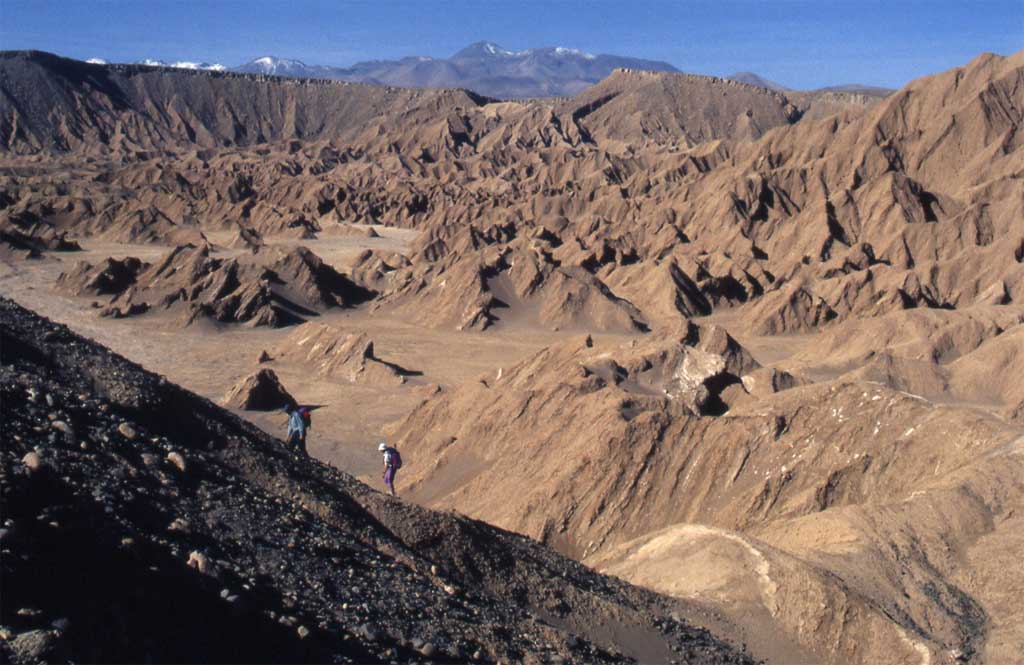 Paysage de formations salines près de San Pedro de Atacama, le 9 août 2000