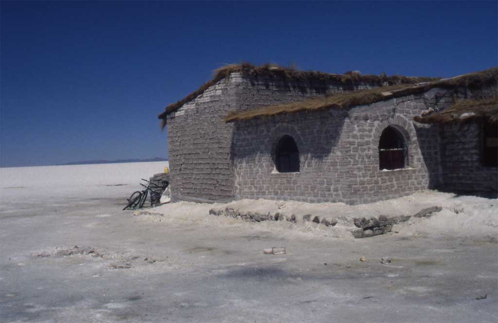 L’hôtel de sel du salar d’Uyuni, le 19 août 2000