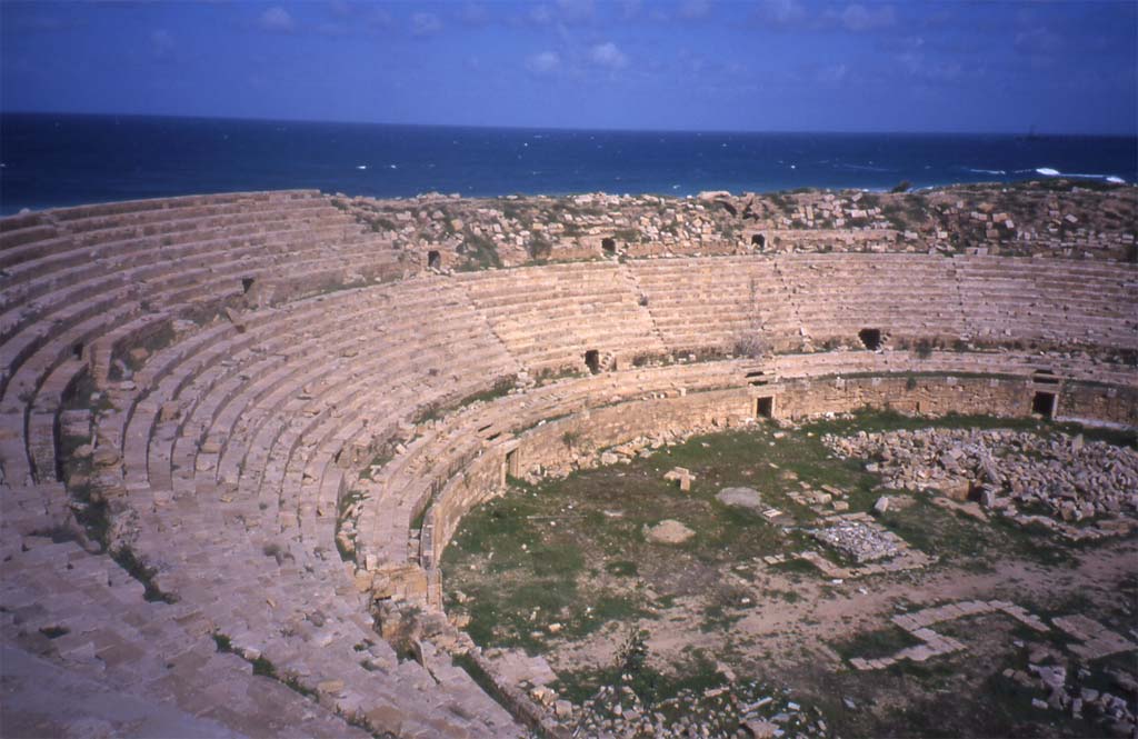 L’amphithéâtre de Leptis Magna, le 23 février 2002
