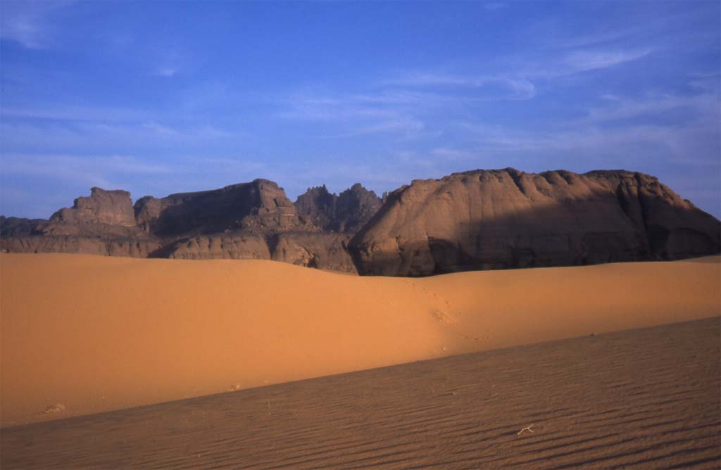 Dunes de l’oued Techouïnet près de notre camp, le 19 février 2002