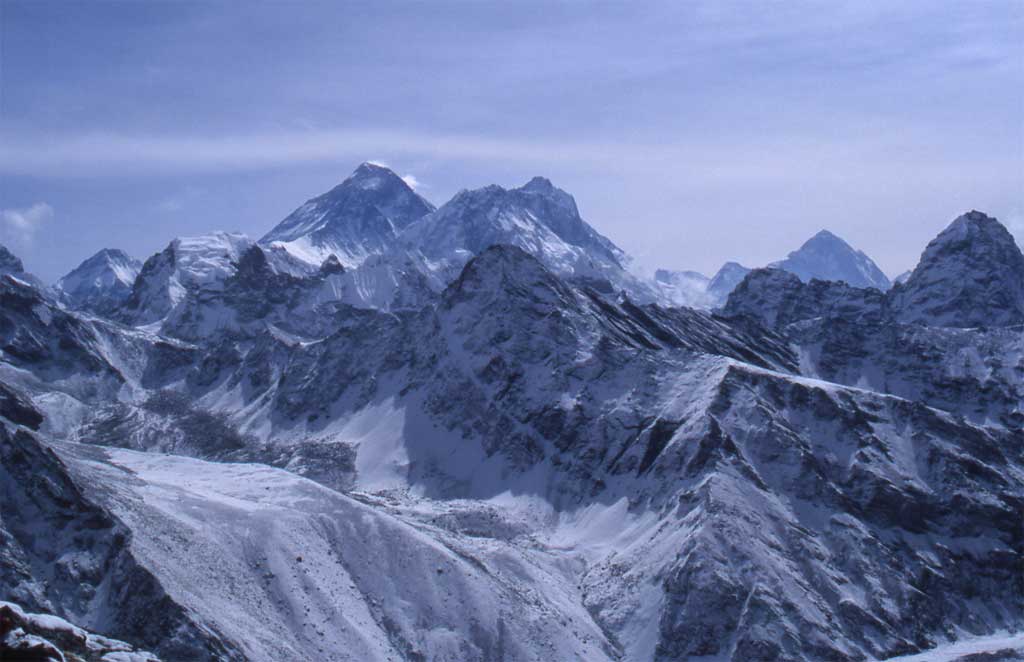L’Everest, le Nuptse et le Makalu vus du Gokyo Ri, le 15 avril 2003