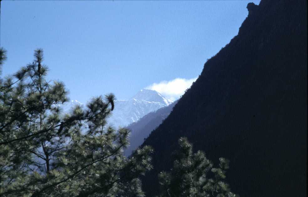 Dernière vision de l’Everest en quittant Namche Bazar, le 23 avril 2003