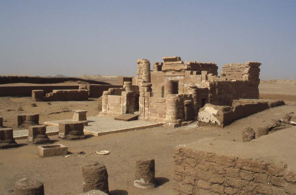 Le temple de Deir-el-Haggar dans l’oasis de Dakhla, le 20 avril 2005