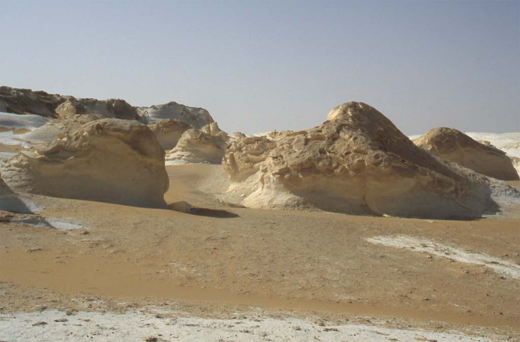 Formations de calcaire entre l'ancien et le nouveau désert Blanc (16 avril 2005)