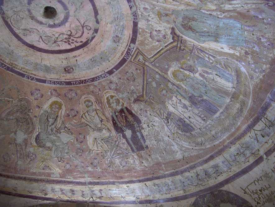 L’une des fresques de la nécropole de Bagaouat, le 20 avril 2005