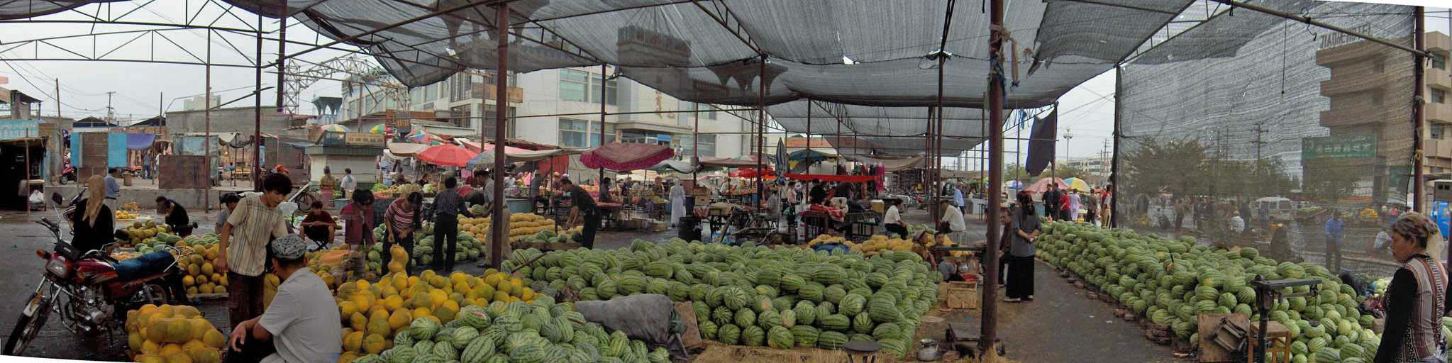 Le marché couvert de Tourfan, le 6 août 2005