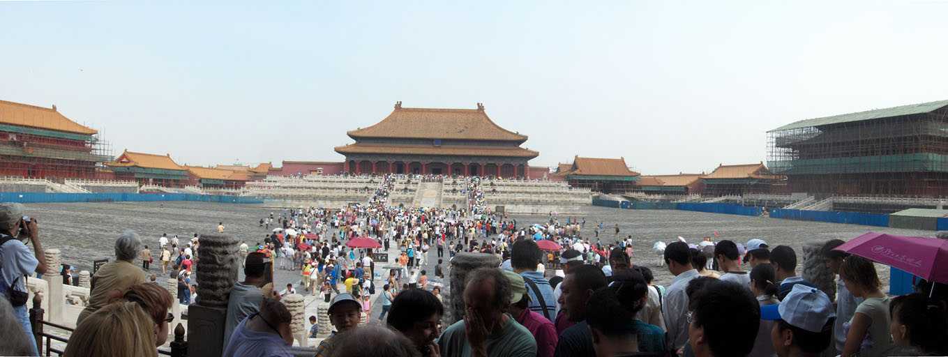La Cité interdite de Pékin (au fond, la salle de l’Harmonie Suprême), le 4 août 2005