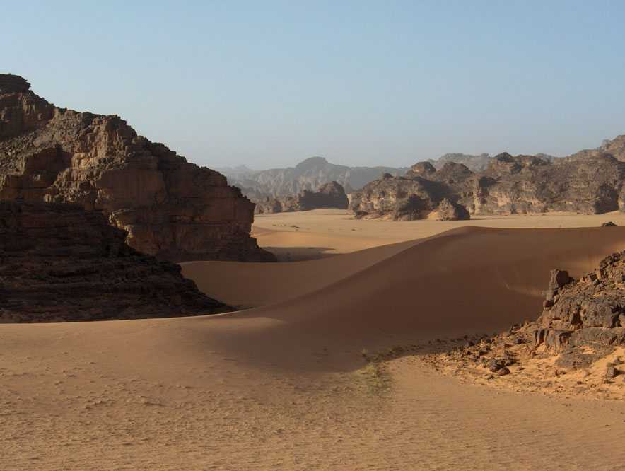 Zone de sable et de grès près de Télou Tédjert, le 7 mars 2006