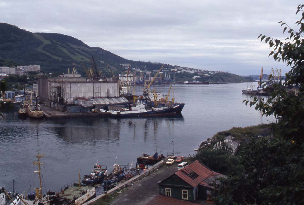 Vue du port de Petropavlovsk, le 29 août 2006