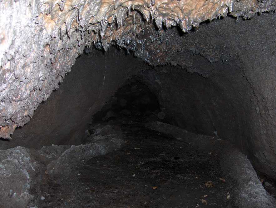 Le tunnel de lave du Tolbatchik (15 août 2006)