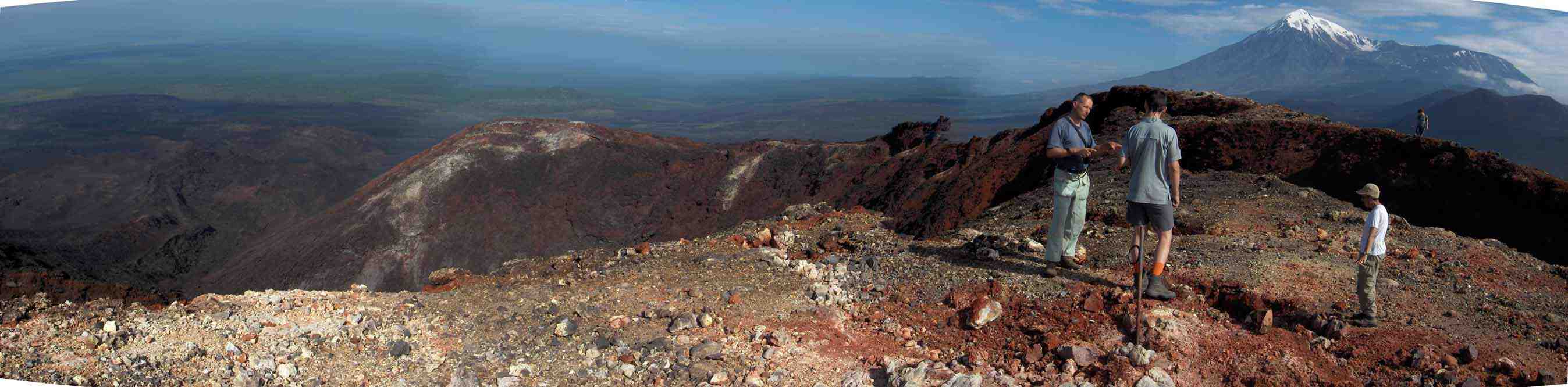 Panoramique pris sur le cône égueulé du Tolbatchik, le 16 août 2006