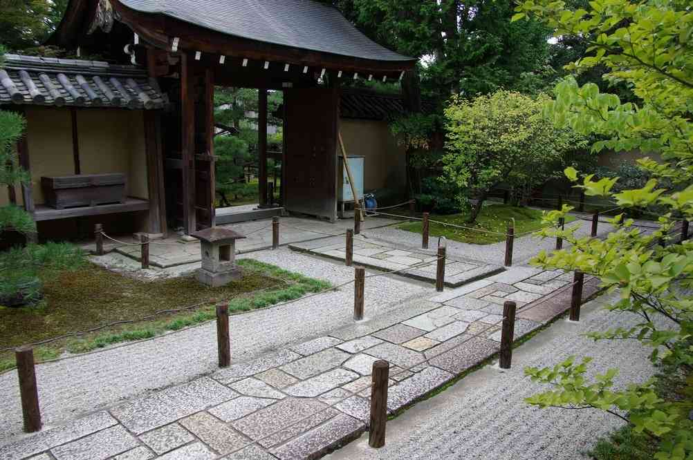 Accès au temple du Daisen-in (complexe du Daïtoku-ji), le 15 septembre 2007