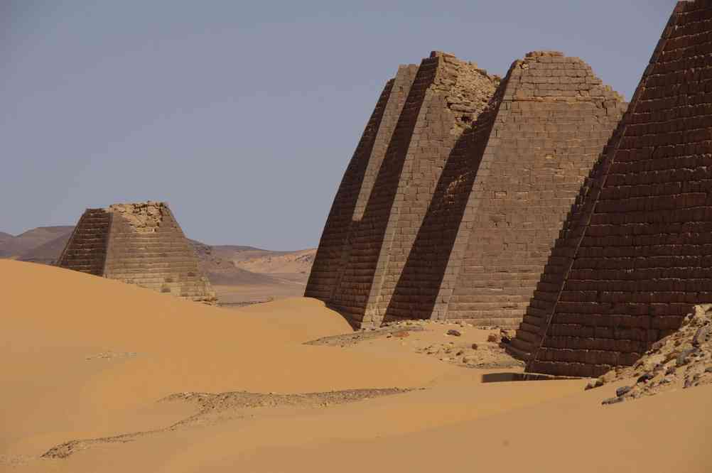 Pyramides de la nécropole royale de Méroé, le 30 décembre 2008