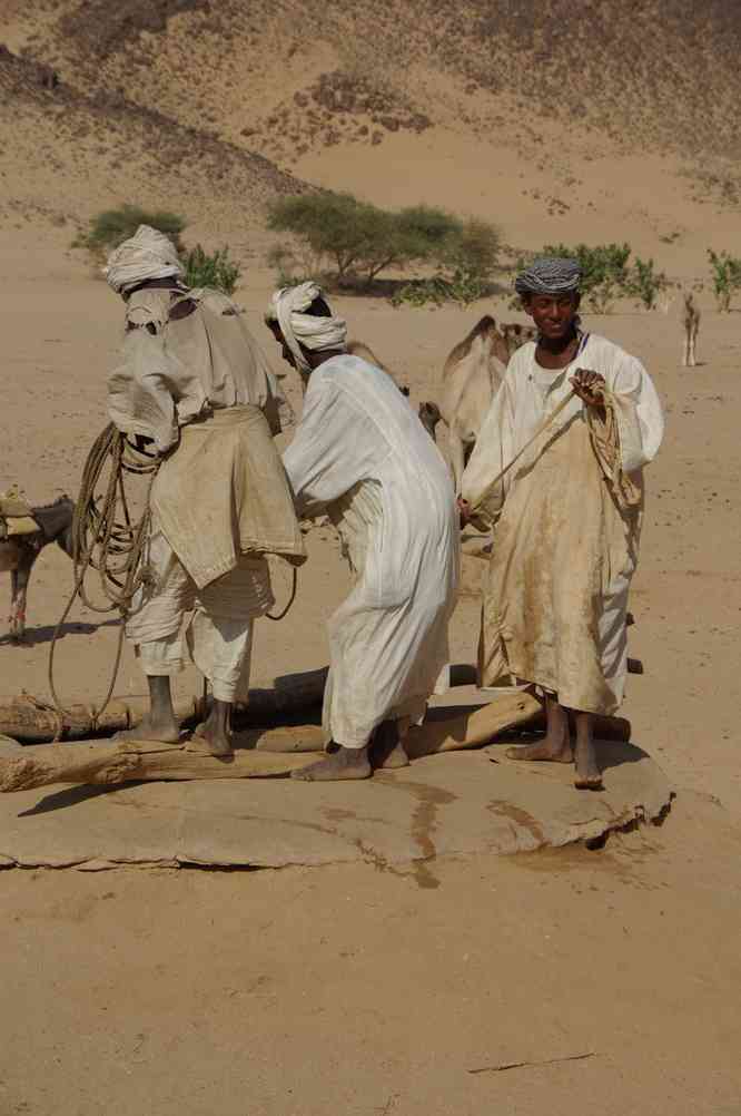 Halte auprès d’un puits dans le désert de Bayuda, le 31 décembre 2008