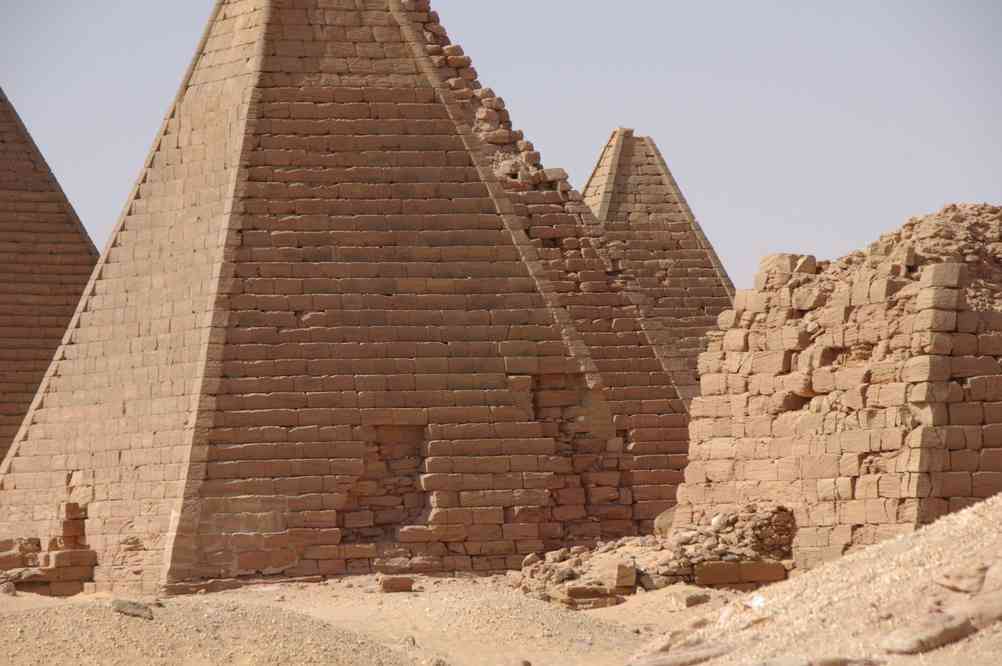 Les pyramides du djébel Barkal, le 1ᵉʳ janvier 2009